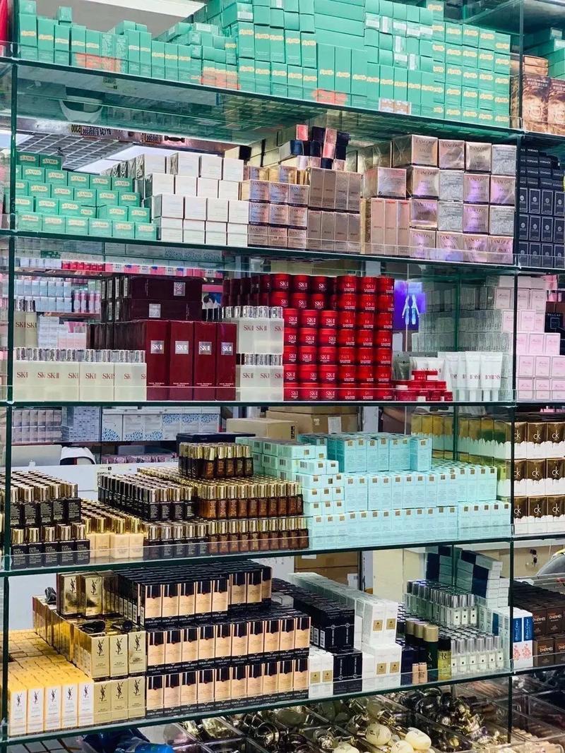 深圳明通化妝品批發市場拿貨技巧與真偽鑒別指南（疫情后時代）